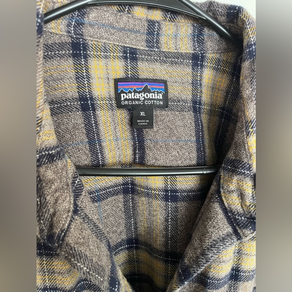 Patagonia Flannel Button Down Shirt - Picture 2 of 3